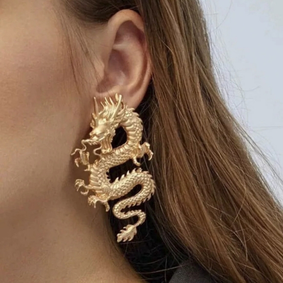 ๐HP๐๐Georgous Dragon Shape Earr - Picture 4 of 6